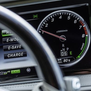 2015 Mercedes-Benz S550 Plug-In Hybrid 3